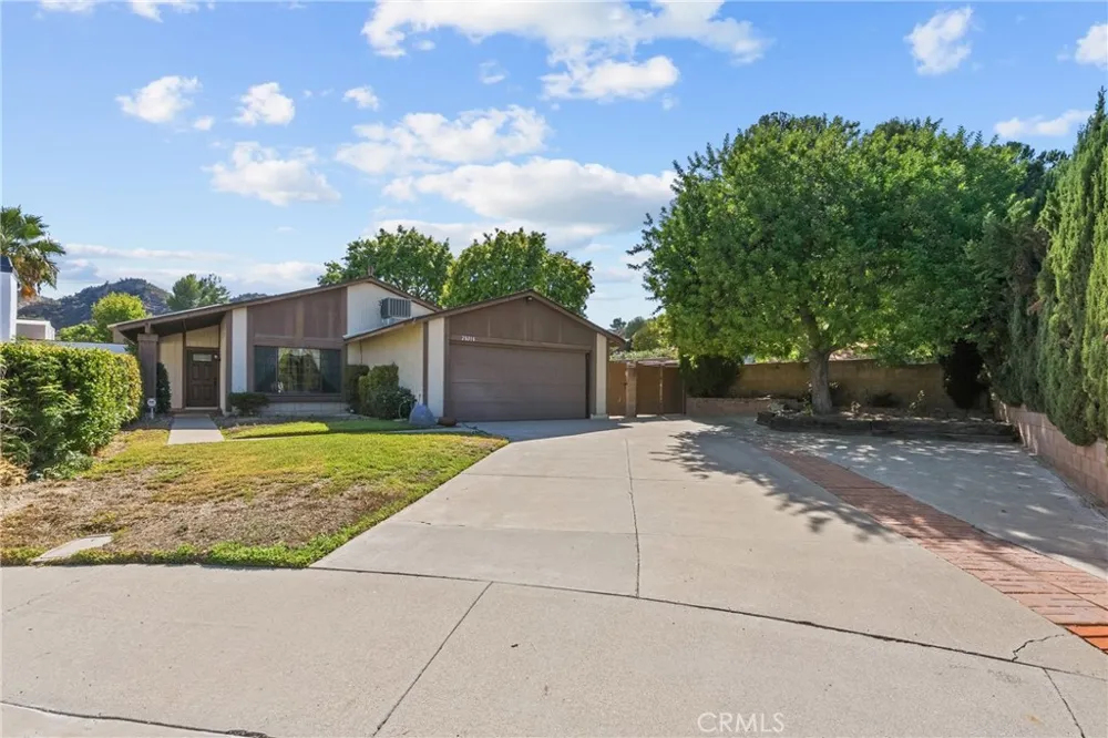 28018 Banjo Circle Castaic, CA 91384