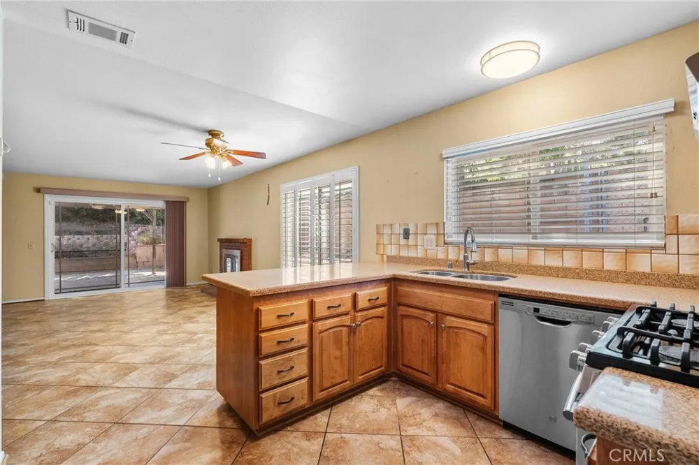 28018 Banjo Circle Castaic, CA 91384