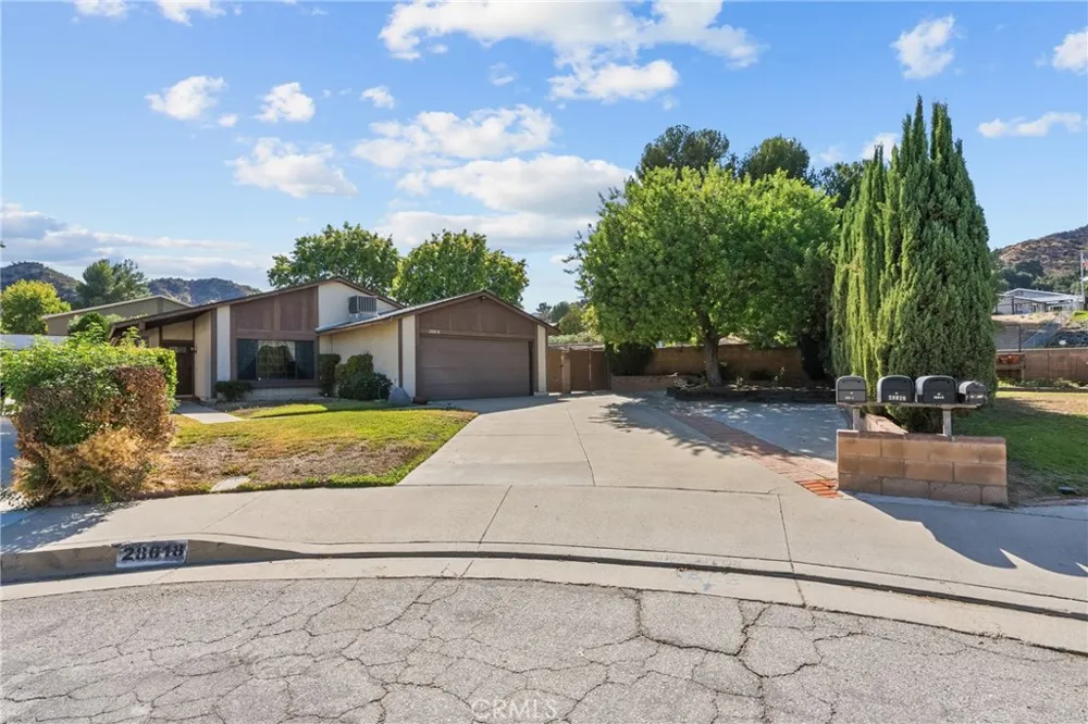 28018 Banjo Circle Castaic, CA 91384