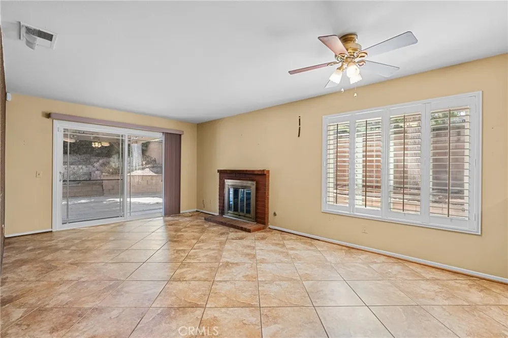 28018 Banjo Circle Castaic, CA 91384