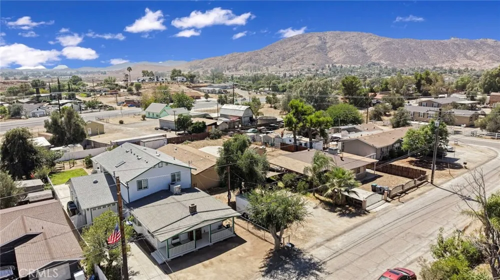 33745 Bethel Avenue Hemet, CA 92545