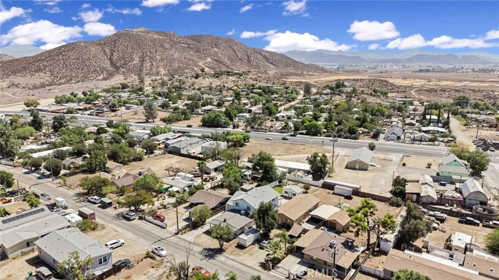33745 Bethel Avenue Hemet, CA 92545