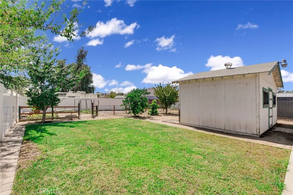 33745 Bethel Avenue Hemet, CA 92545