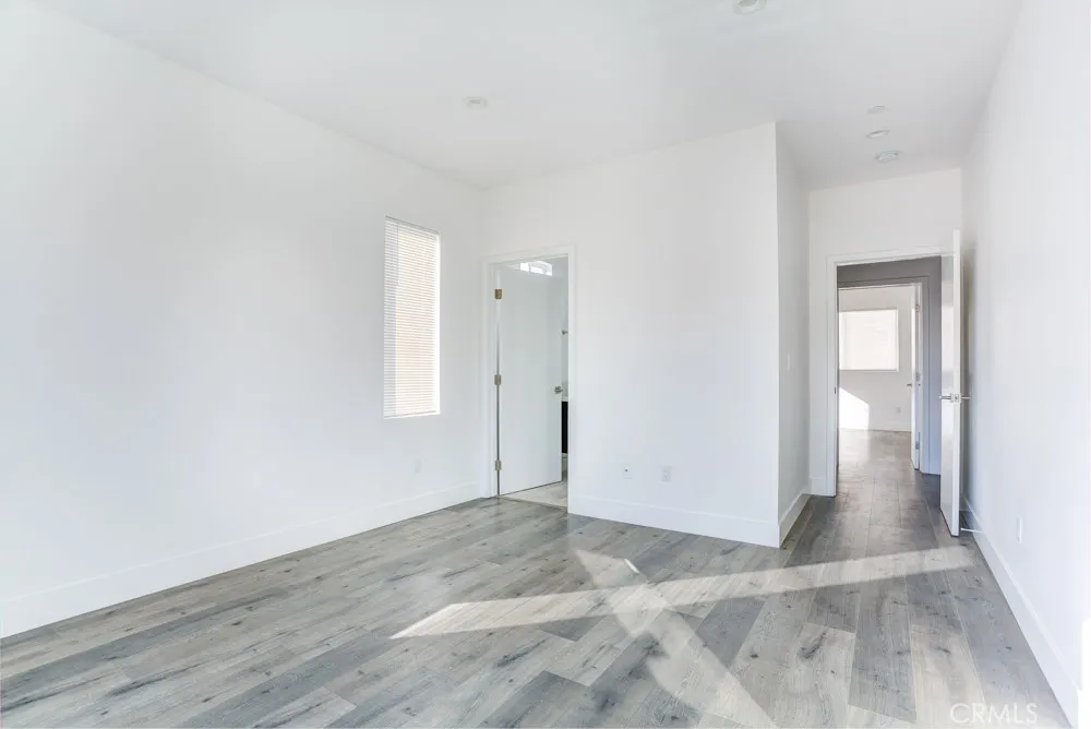 11639 Burbank #1/2 North Hollywood, CA 91601