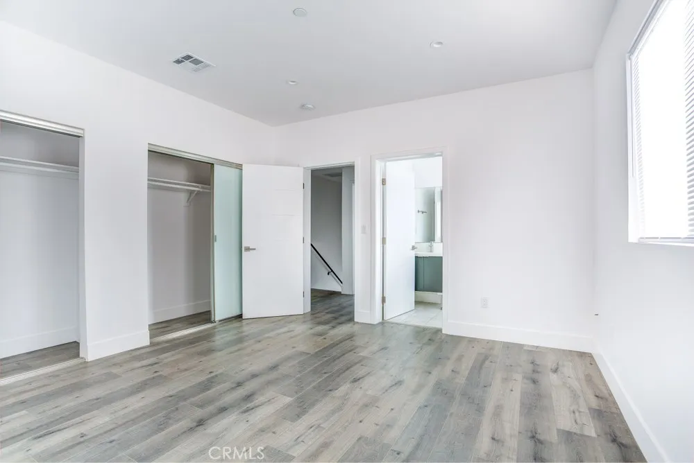 11639 Burbank #1/2 North Hollywood, CA 91601