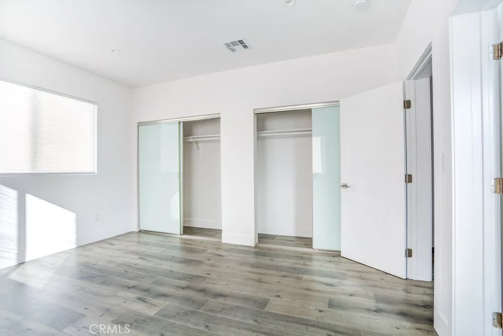 11639 Burbank #1/2 North Hollywood, CA 91601