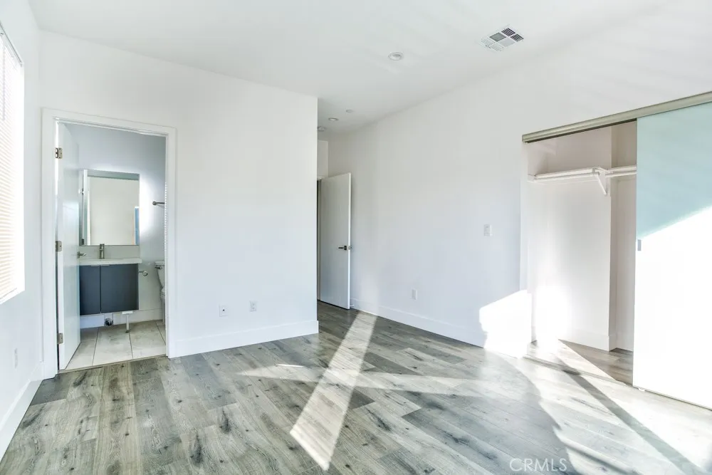 11639 Burbank #1/2 North Hollywood, CA 91601