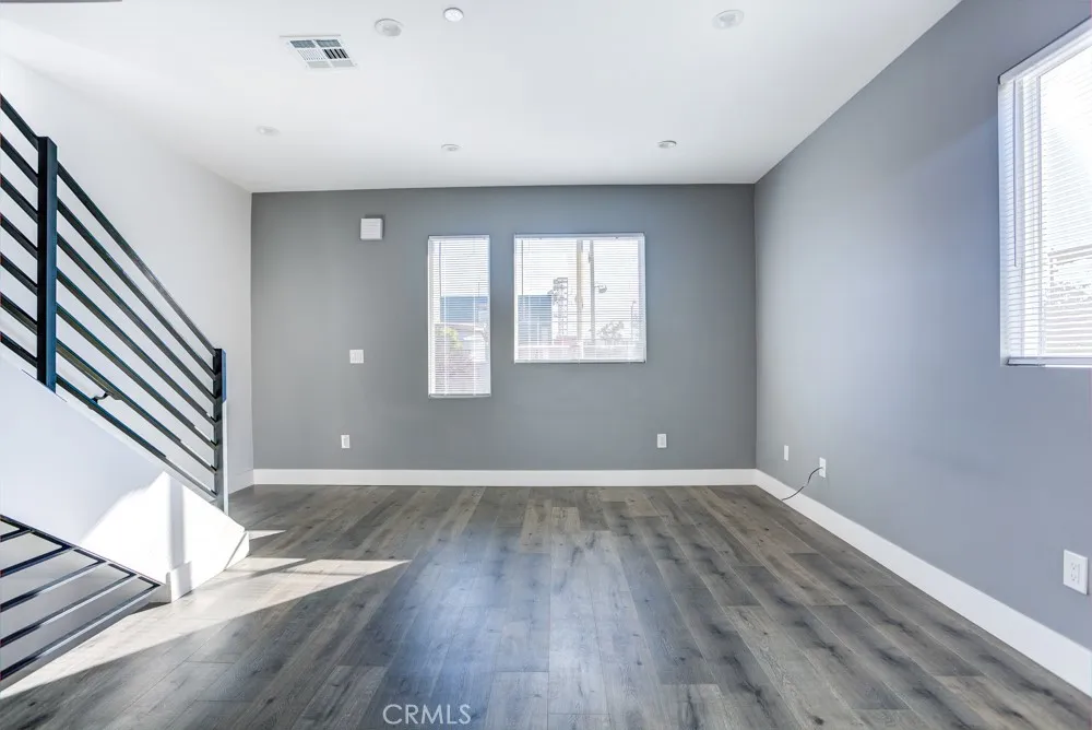 11639 Burbank #1/2 North Hollywood, CA 91601