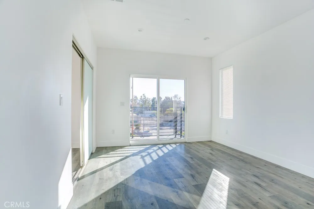 11639 Burbank #1/2 North Hollywood, CA 91601