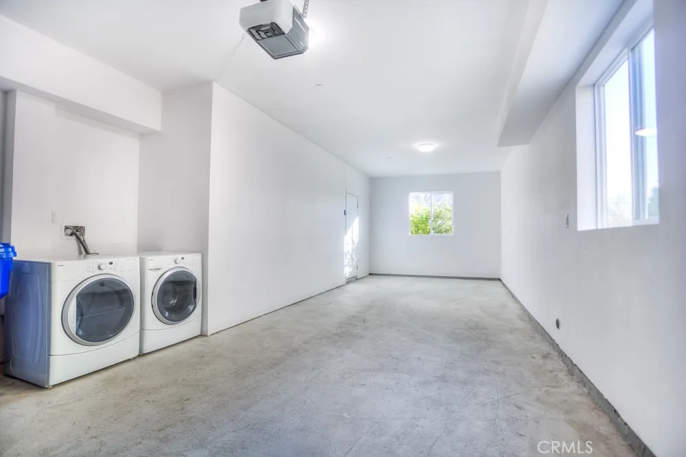 11639 Burbank #1/2 North Hollywood, CA 91601