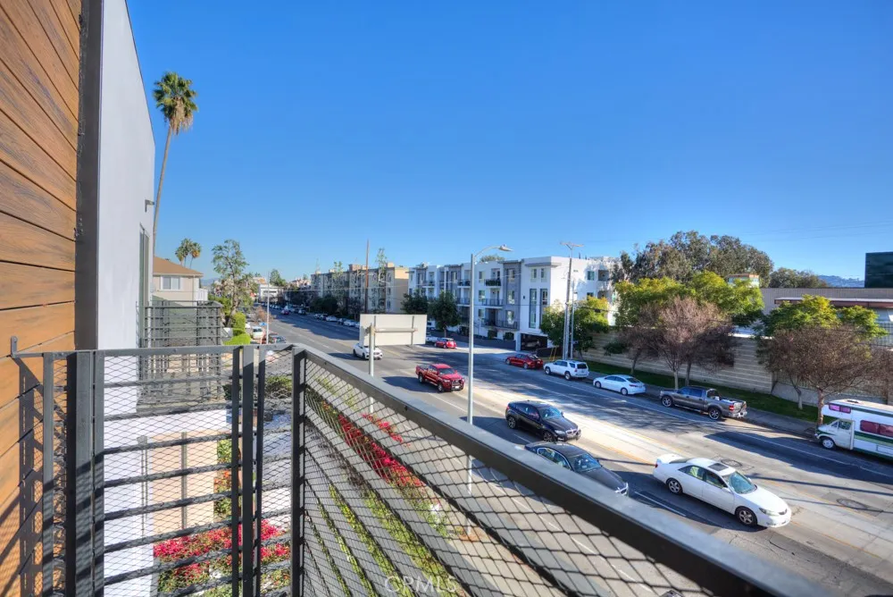 11639 Burbank #1/2 North Hollywood, CA 91601