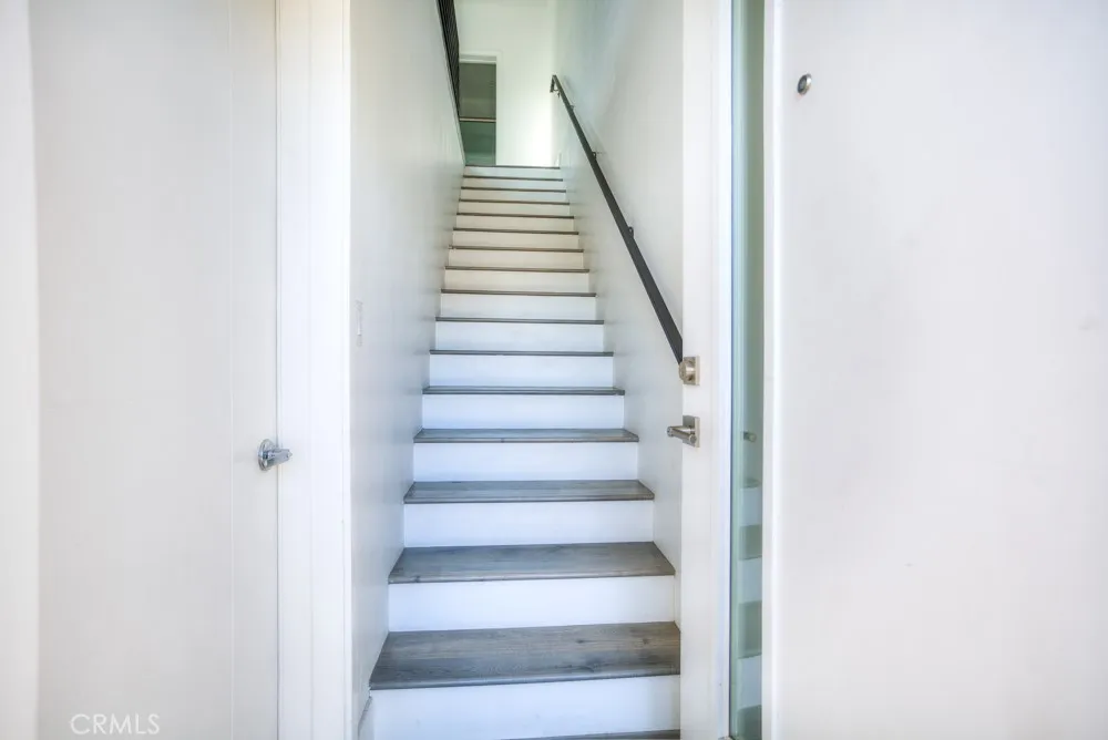 11639 Burbank #1/2 North Hollywood, CA 91601