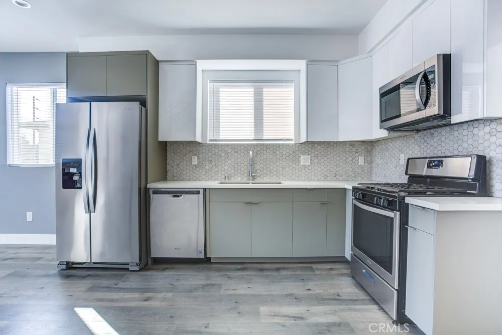 11639 Burbank #1/2 North Hollywood, CA 91601