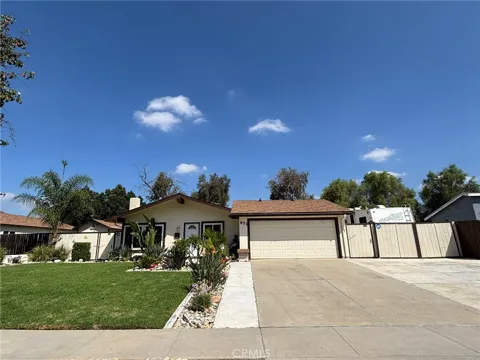 871 W Francis