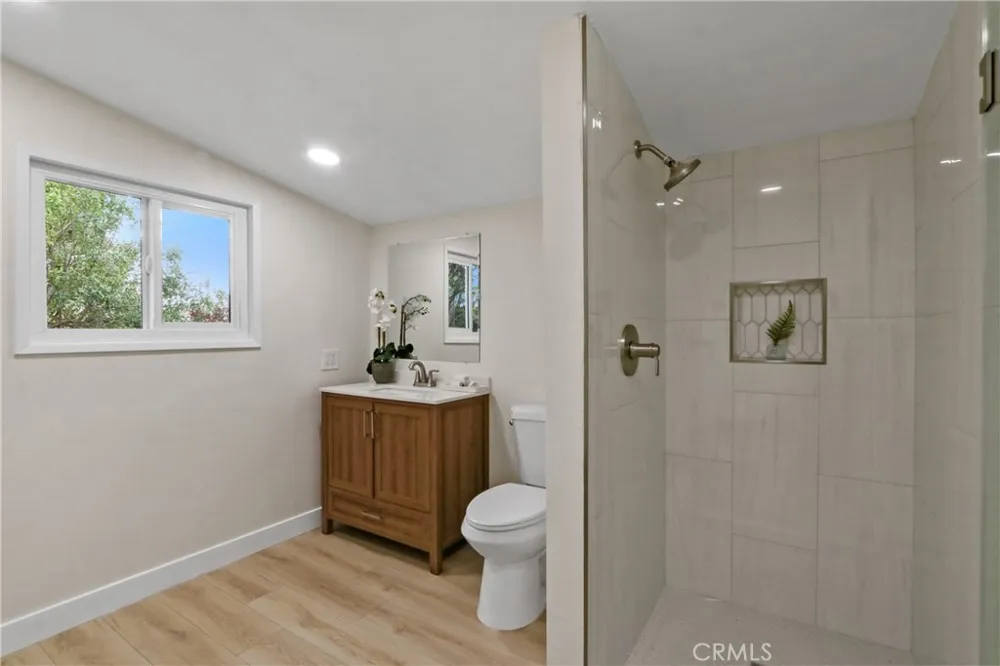 17735 E Newburgh Azusa, CA 91702