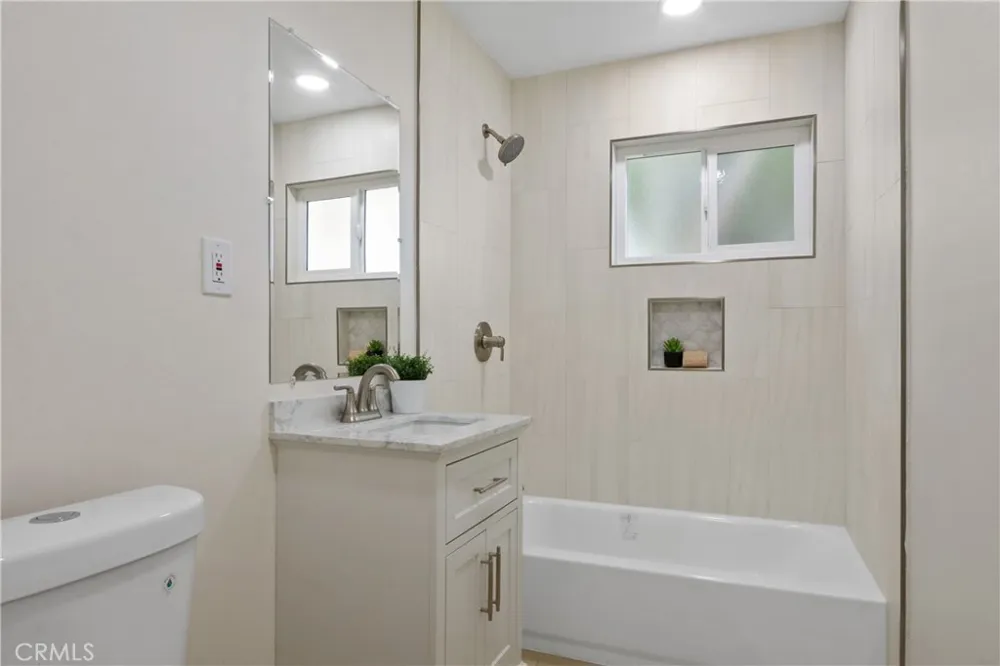 17735 E Newburgh Azusa, CA 91702