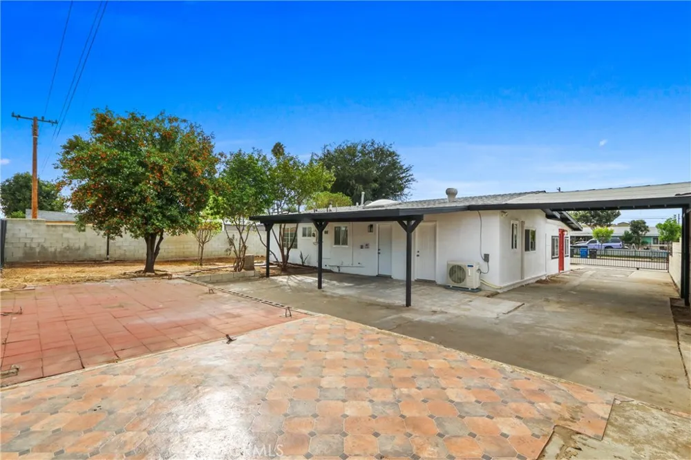 17735 E Newburgh Azusa, CA 91702