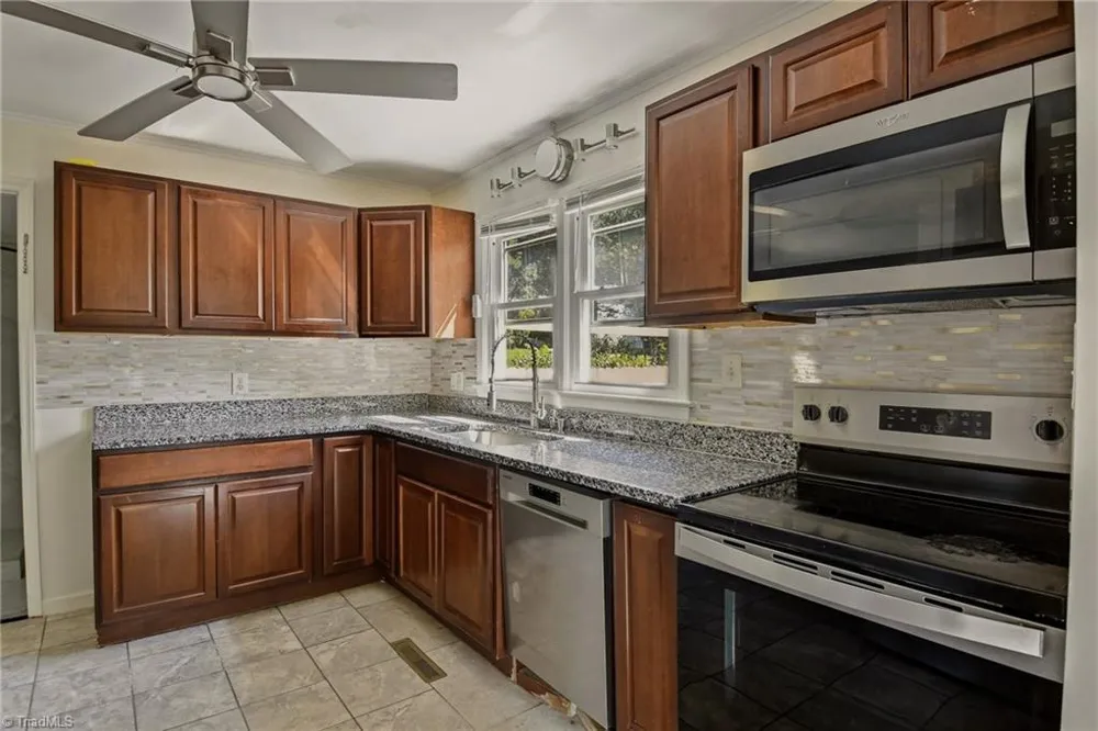 1602 Crystal Lane Greensboro, NC 27403
