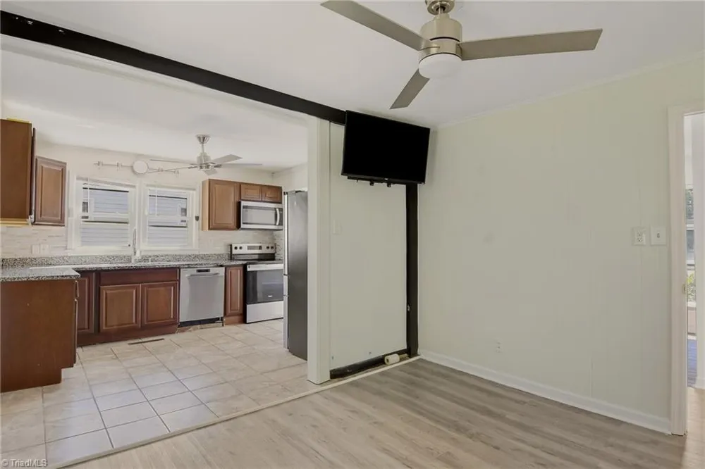 1602 Crystal Lane Greensboro, NC 27403
