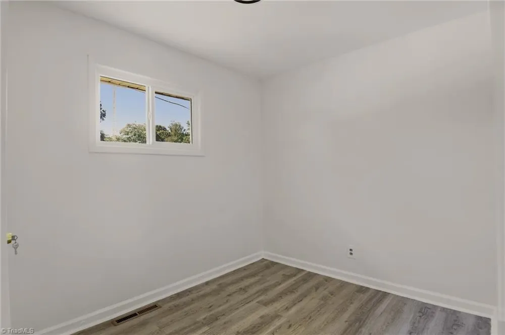 1602 Crystal Lane Greensboro, NC 27403