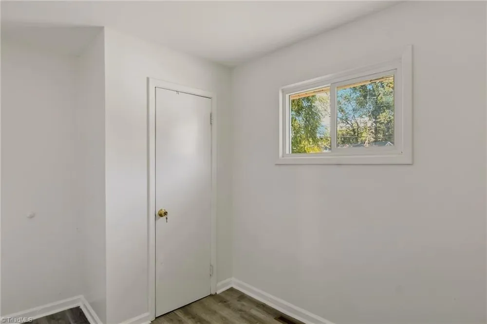1602 Crystal Lane Greensboro, NC 27403