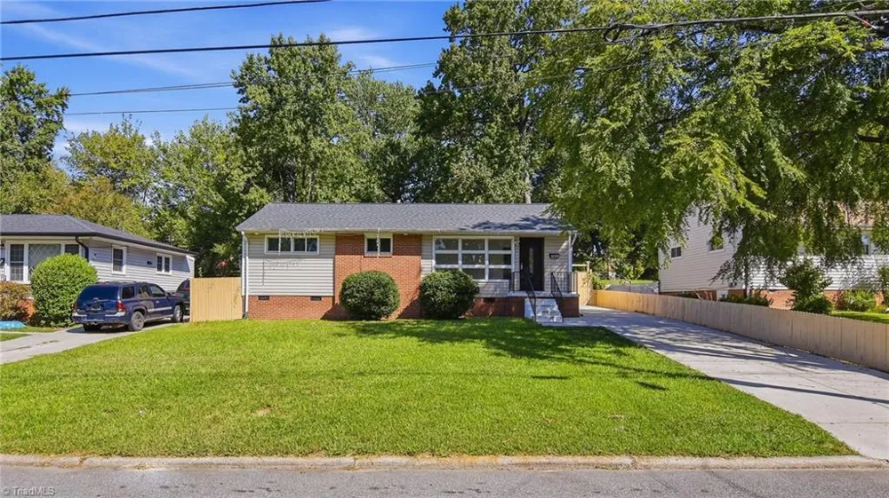 1602 Crystal Lane Greensboro, NC 27403