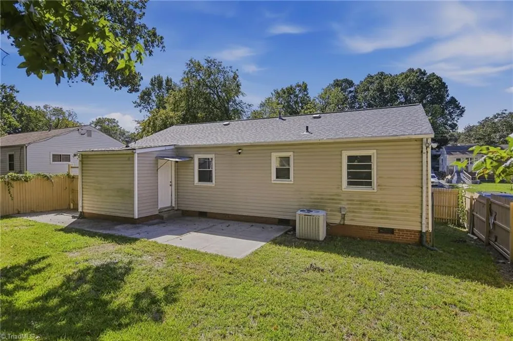 1602 Crystal Lane Greensboro, NC 27403