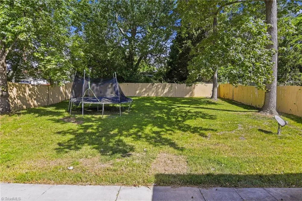 1602 Crystal Lane Greensboro, NC 27403