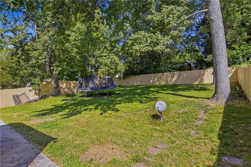 1602 Crystal Lane Greensboro, NC 27403