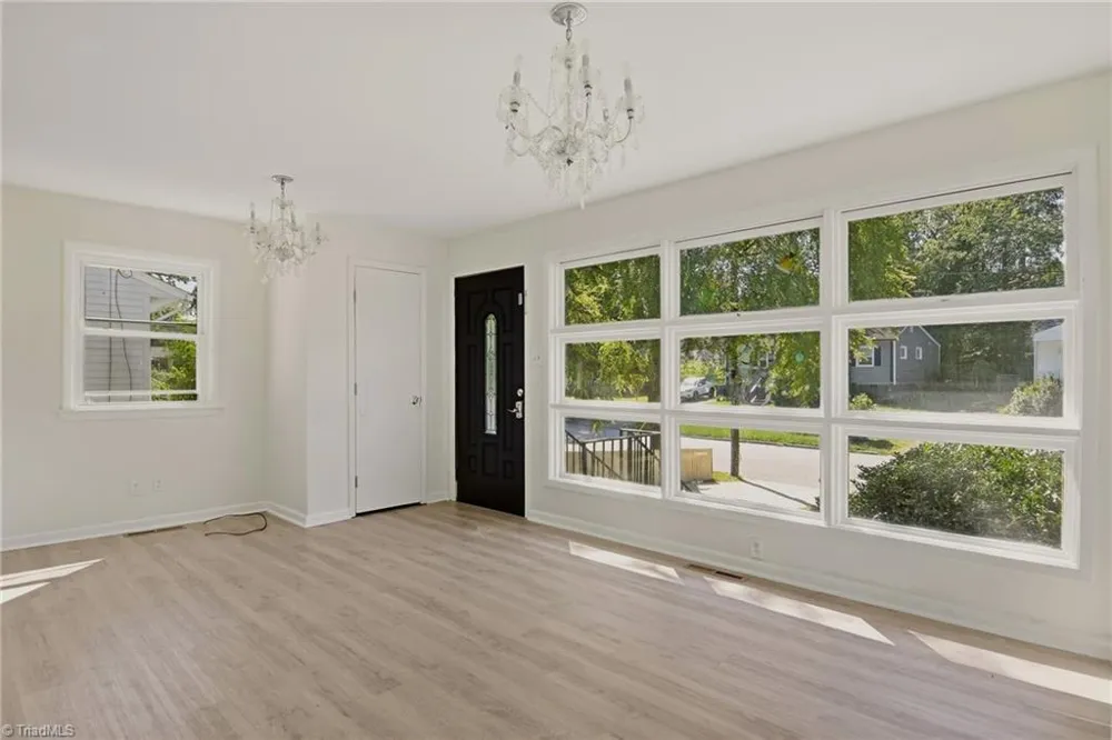 1602 Crystal Lane Greensboro, NC 27403