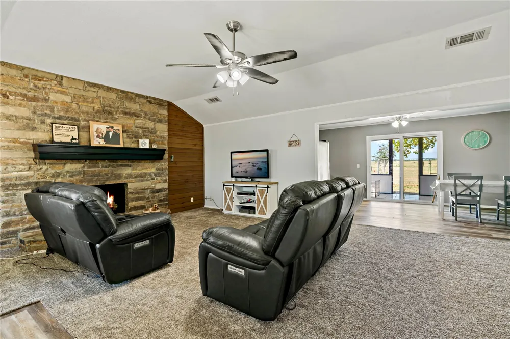 412 County Road 34020 Brookston, TX 75421