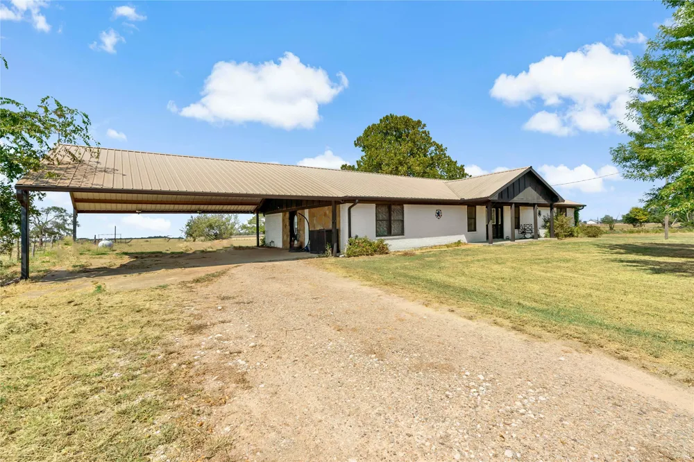 412 County Road 34020 Brookston, TX 75421