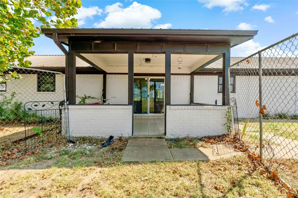 412 County Road 34020 Brookston, TX 75421