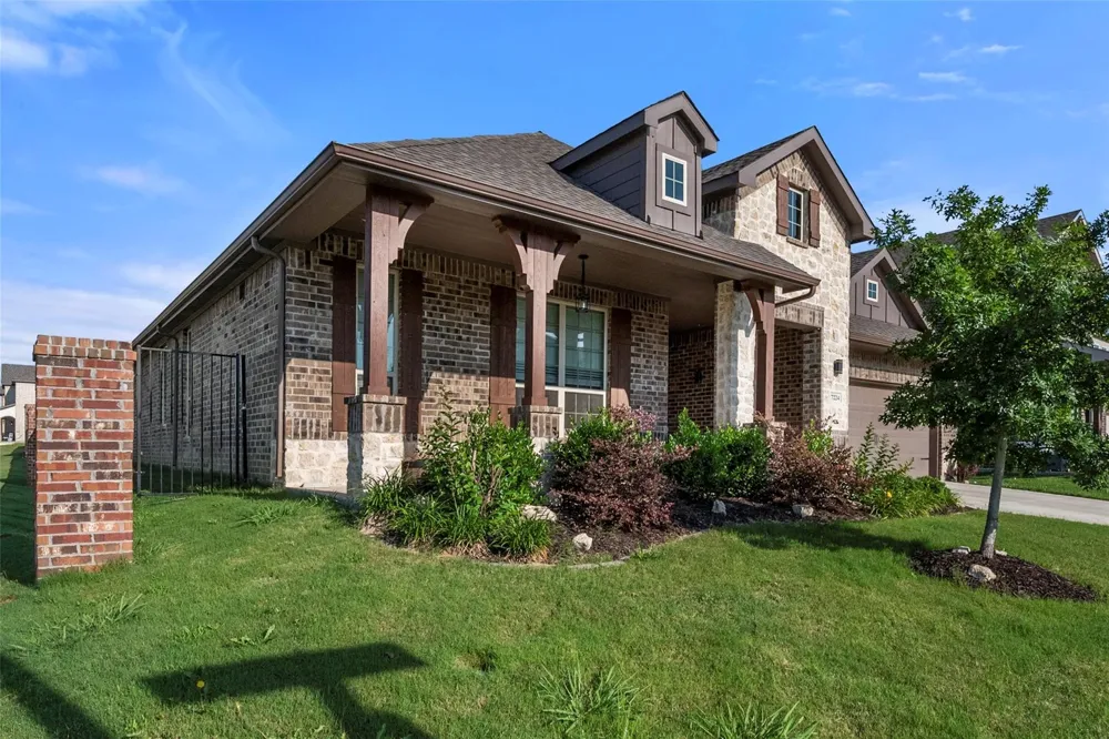 7224 Fallen Crest Lane Arlington, TX 76001