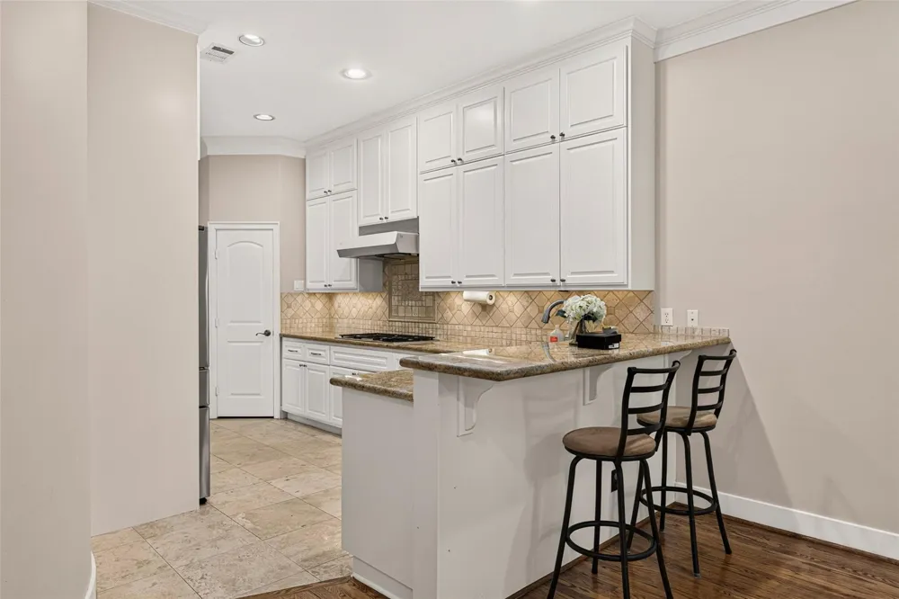 2816 Mcculloch Circle Houston, TX 77056