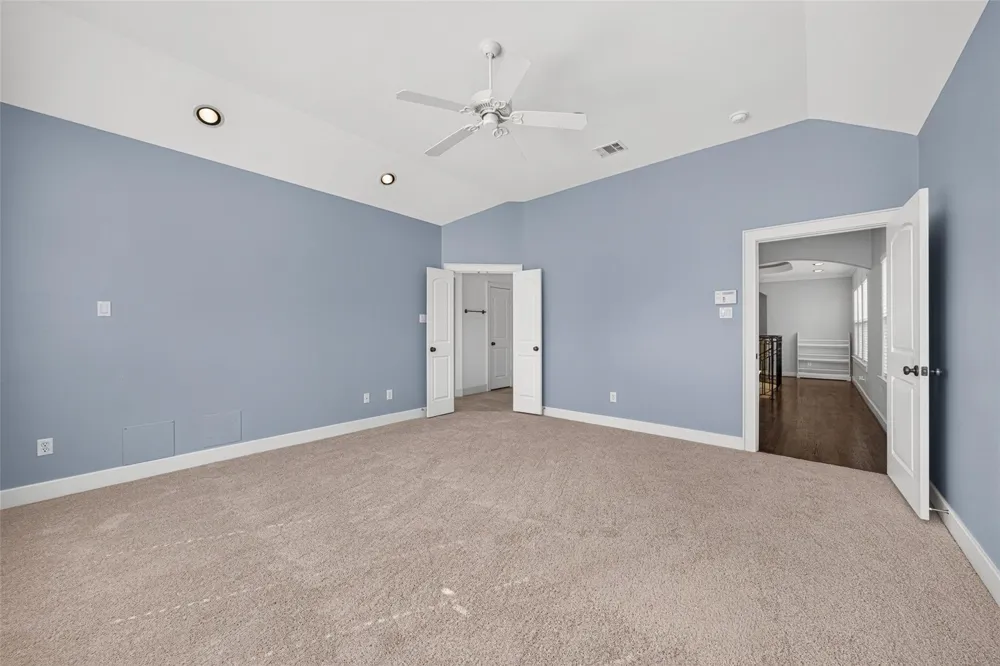2816 Mcculloch Circle Houston, TX 77056