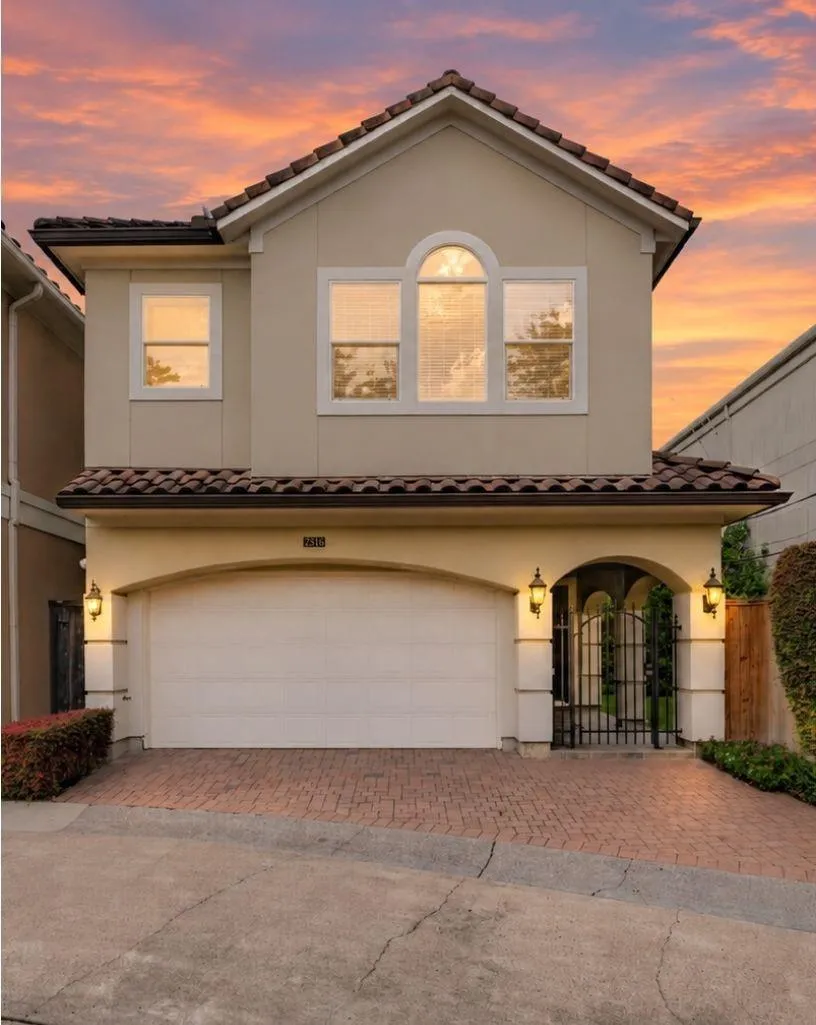2816 Mcculloch Circle Houston, TX 77056