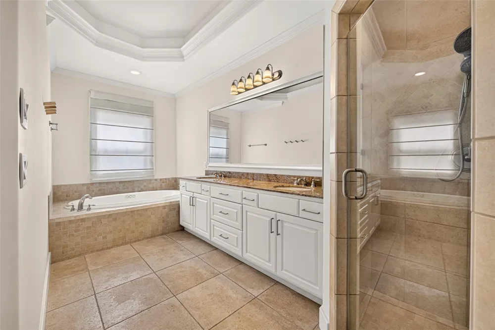2816 Mcculloch Circle Houston, TX 77056