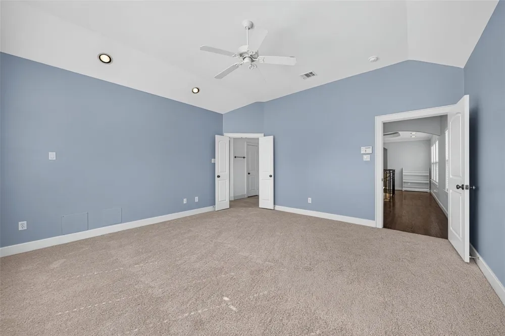 2816 Mcculloch Circle Houston, TX 77056