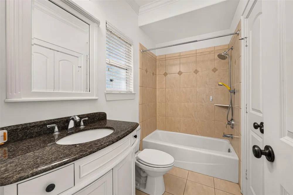2816 Mcculloch Circle Houston, TX 77056