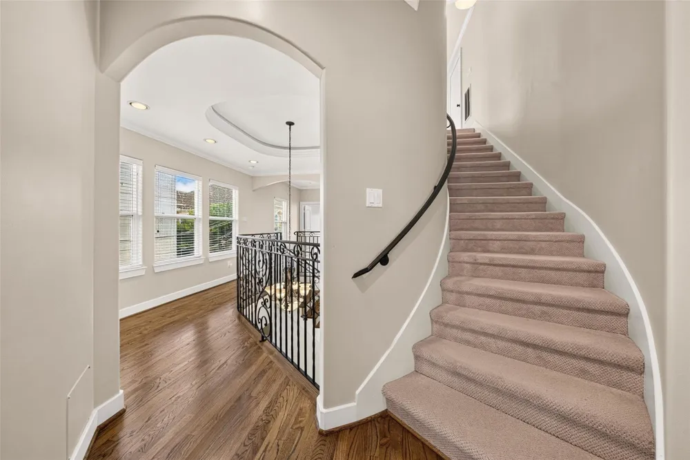 2816 Mcculloch Circle Houston, TX 77056