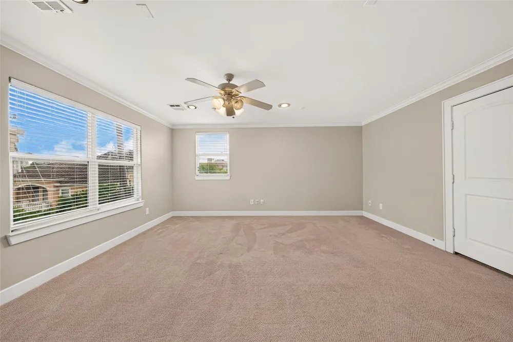 2816 Mcculloch Circle Houston, TX 77056
