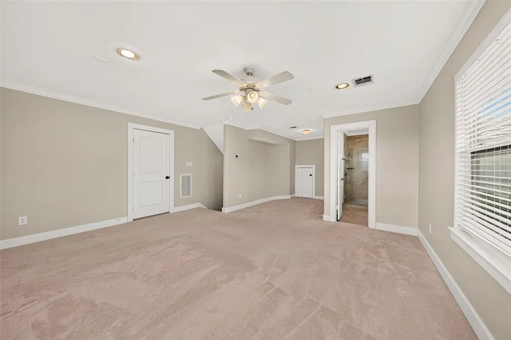 2816 Mcculloch Circle Houston, TX 77056