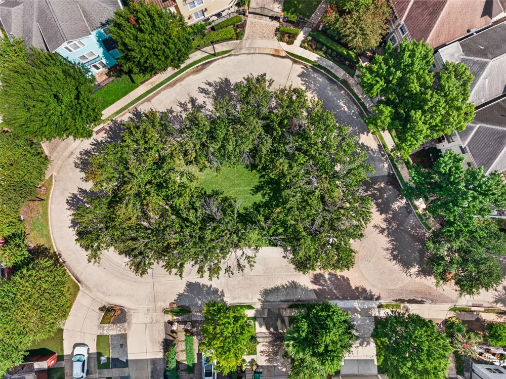 2816 Mcculloch Circle Houston, TX 77056