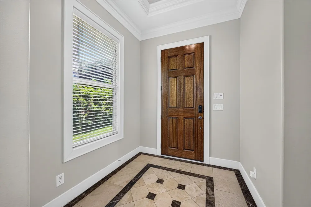 2816 Mcculloch Circle Houston, TX 77056