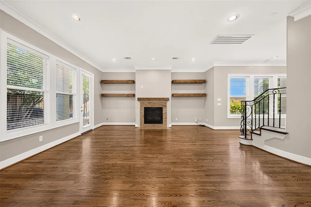2816 Mcculloch Circle Houston, TX 77056