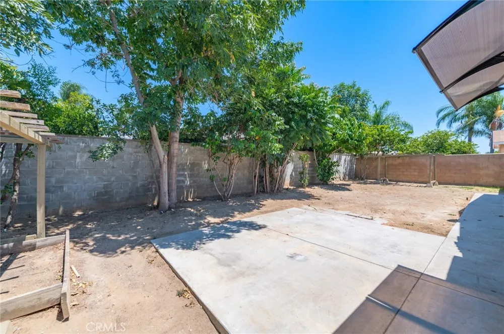545 E Spruce St Ontario, CA 91761
