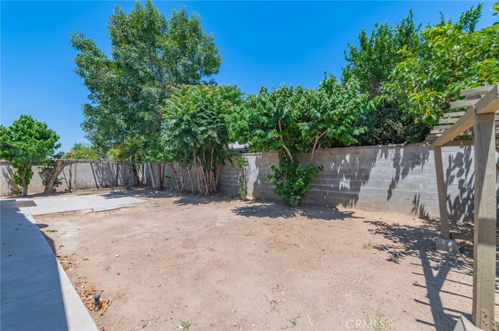 545 E Spruce St Ontario, CA 91761