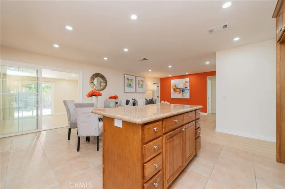 545 E Spruce St Ontario, CA 91761