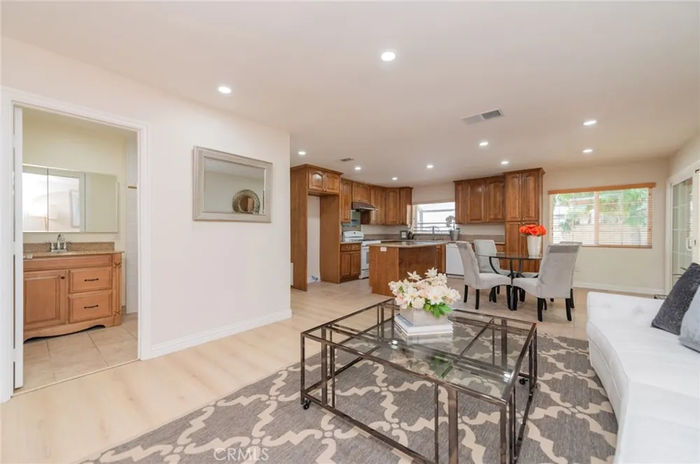 545 E Spruce St Ontario, CA 91761